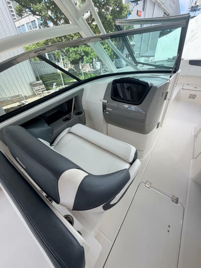 2019 Robalo 