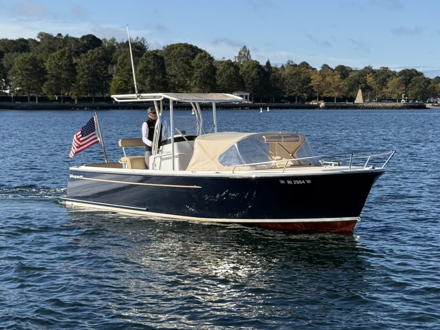 2010 Vanquish 24 Runabout