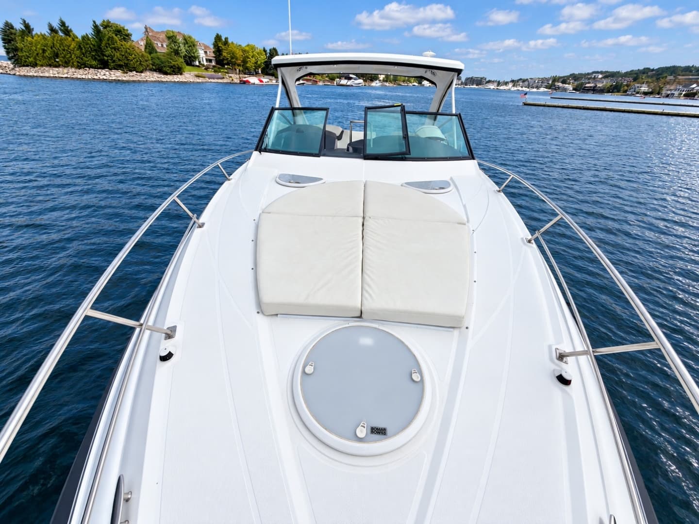 2020 Cruisers Yachts 35 Express