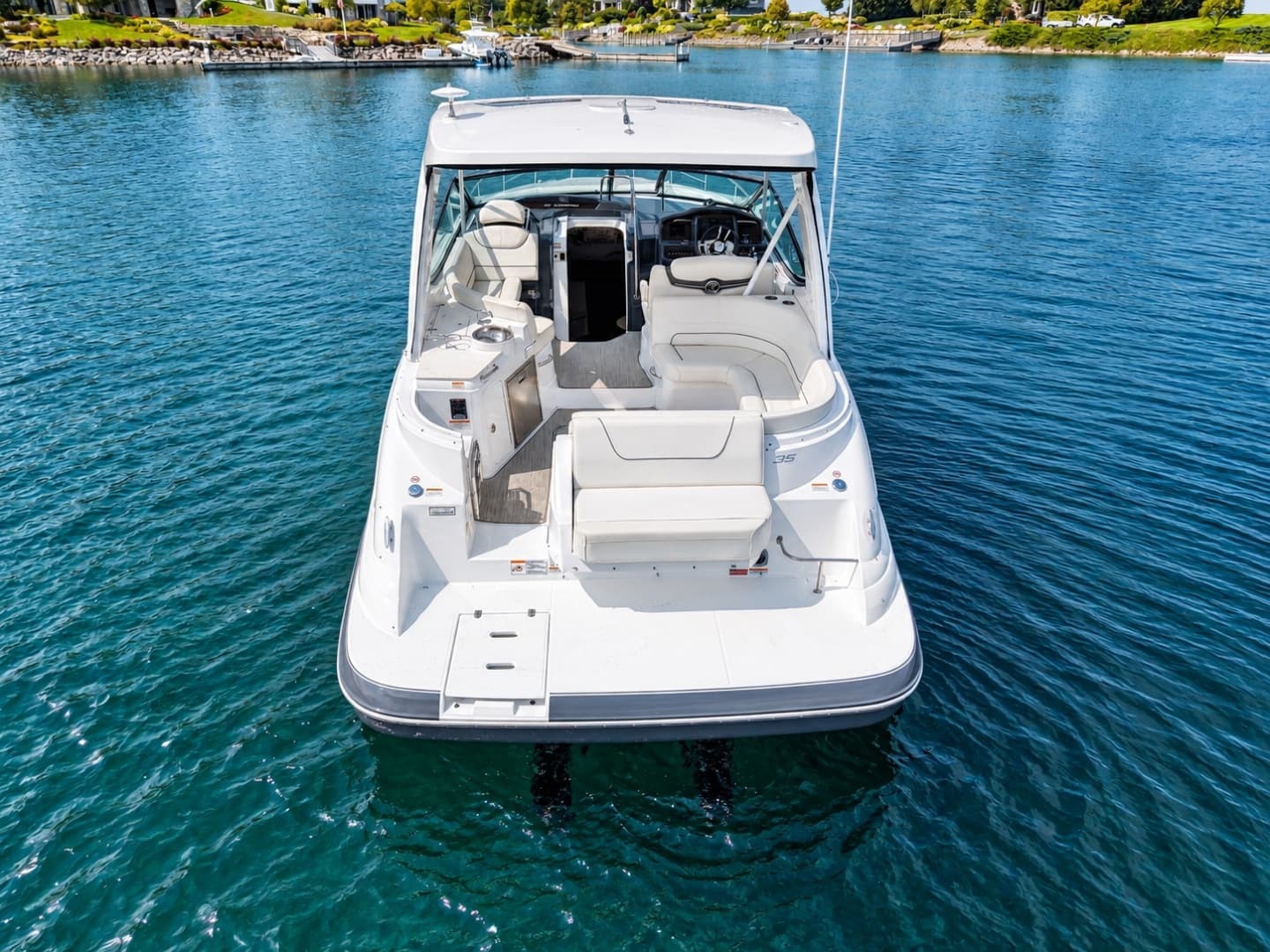 2020 Cruisers Yachts 35 Express