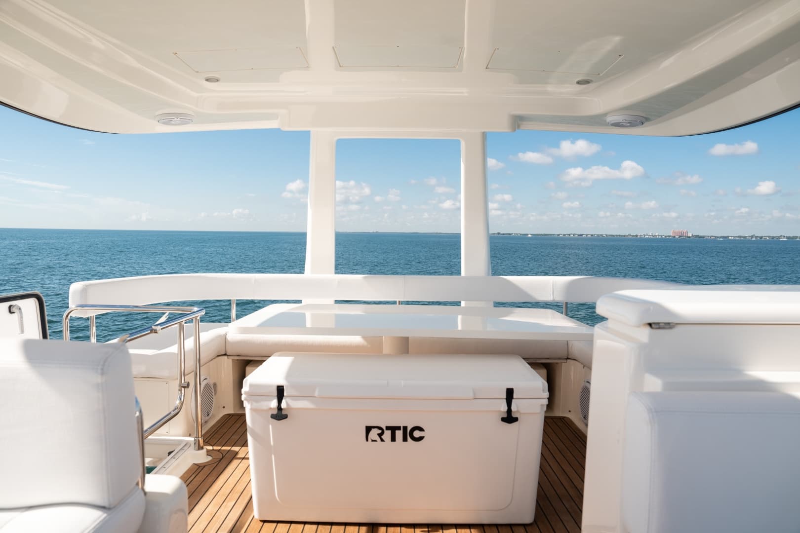2016 Ferretti Yachts 