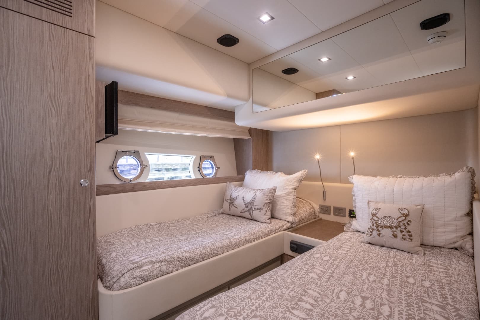 2016 Ferretti Yachts 