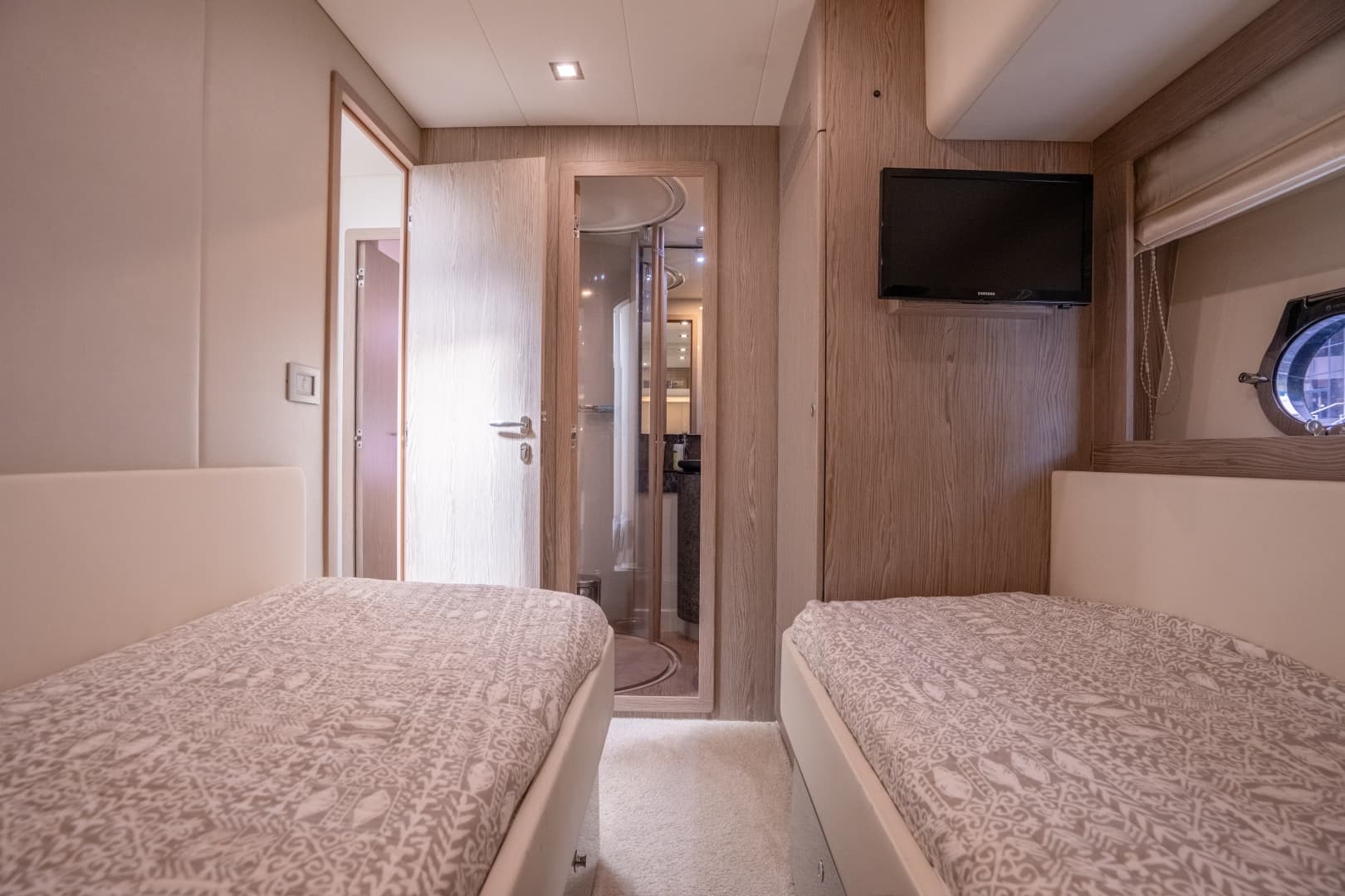 2016 Ferretti Yachts 