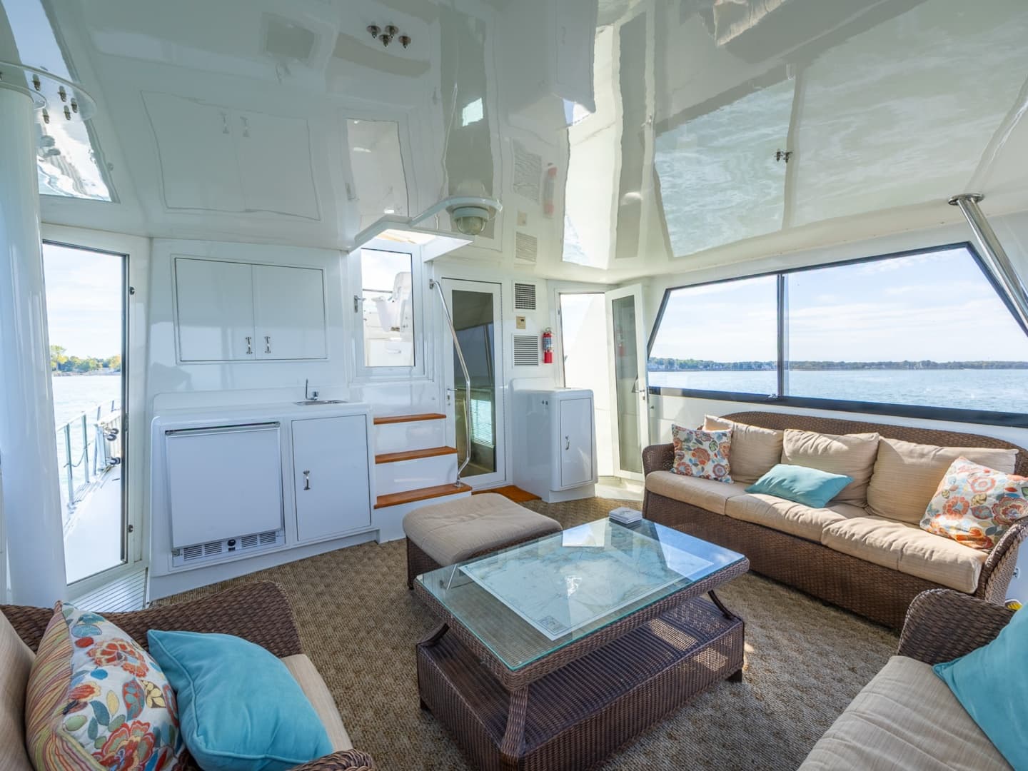 1995 Hatteras 52 Cockpit Motor Yacht