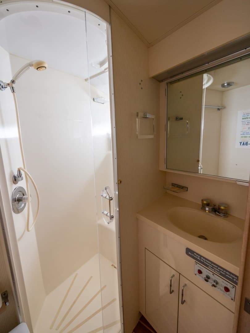 1995 Hatteras 52 Cockpit Motor Yacht