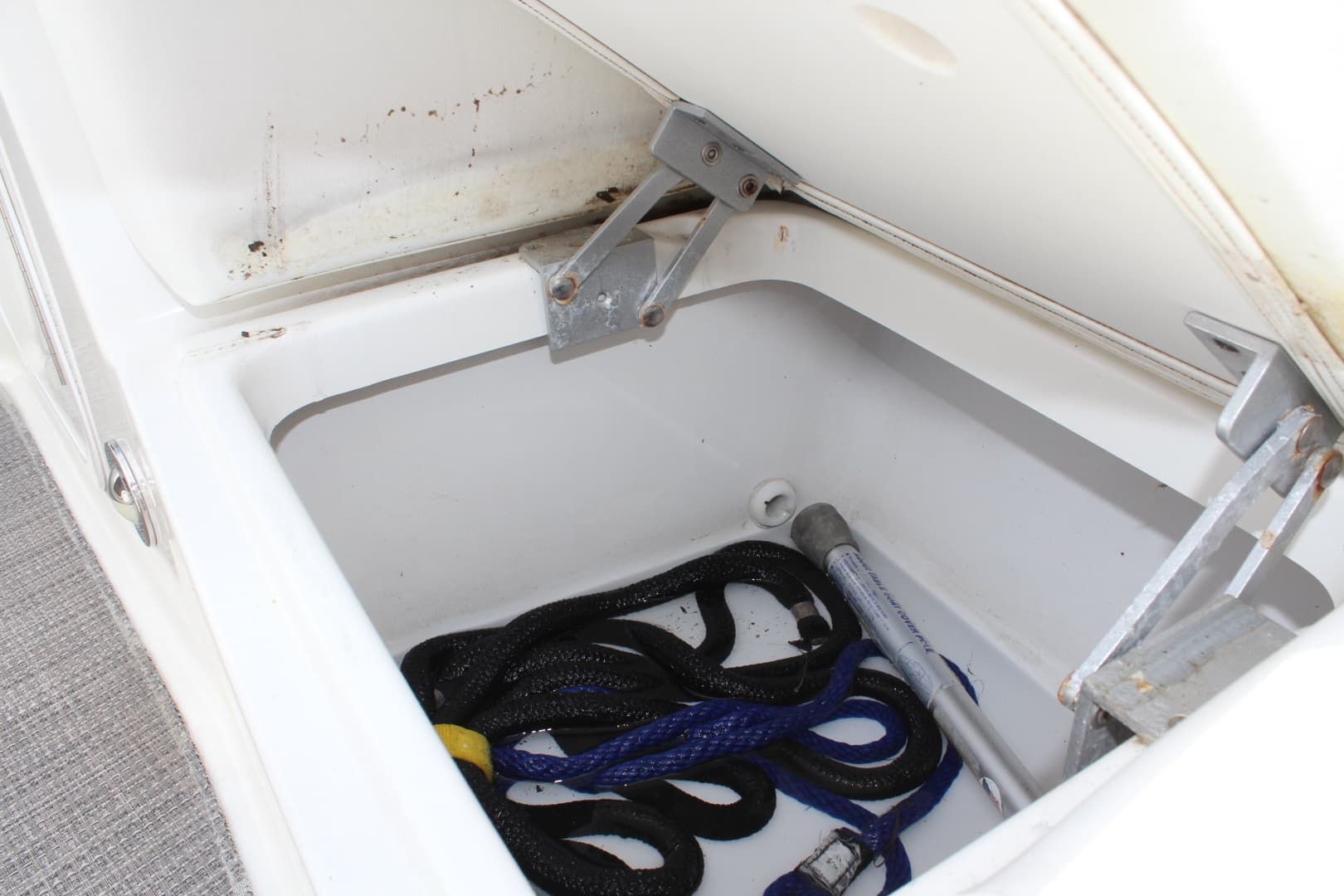 Under Seating Stroage 2