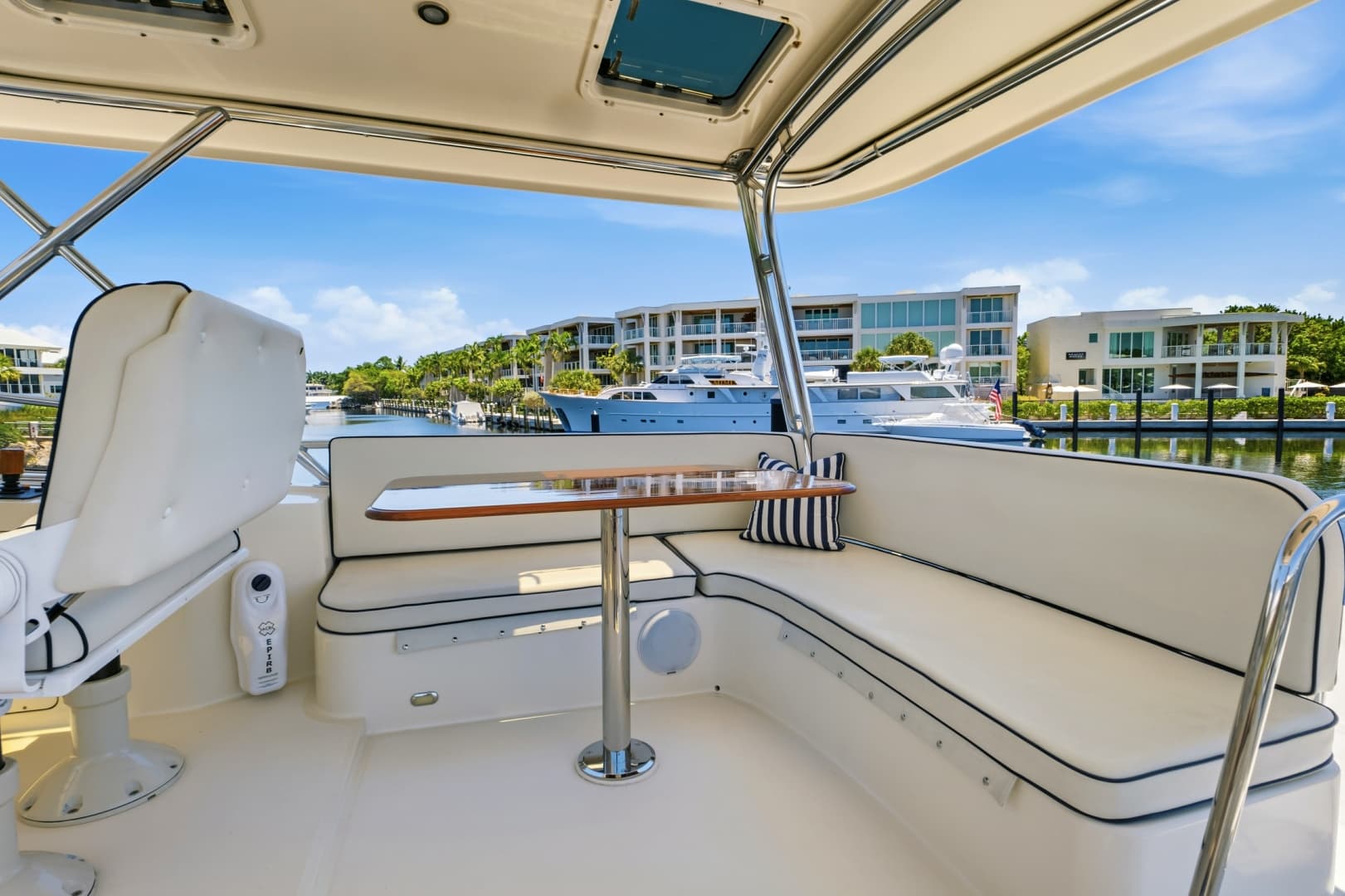 2007 Hinckley Talaria 55MY