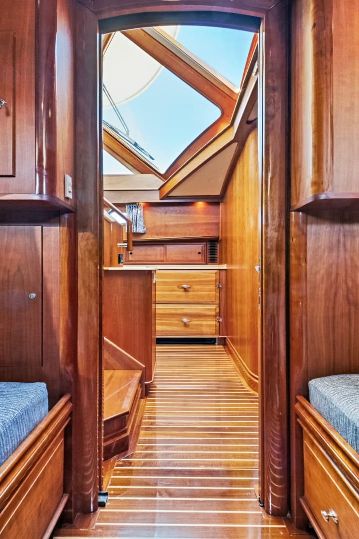 2007 Hinckley Talaria 55MY