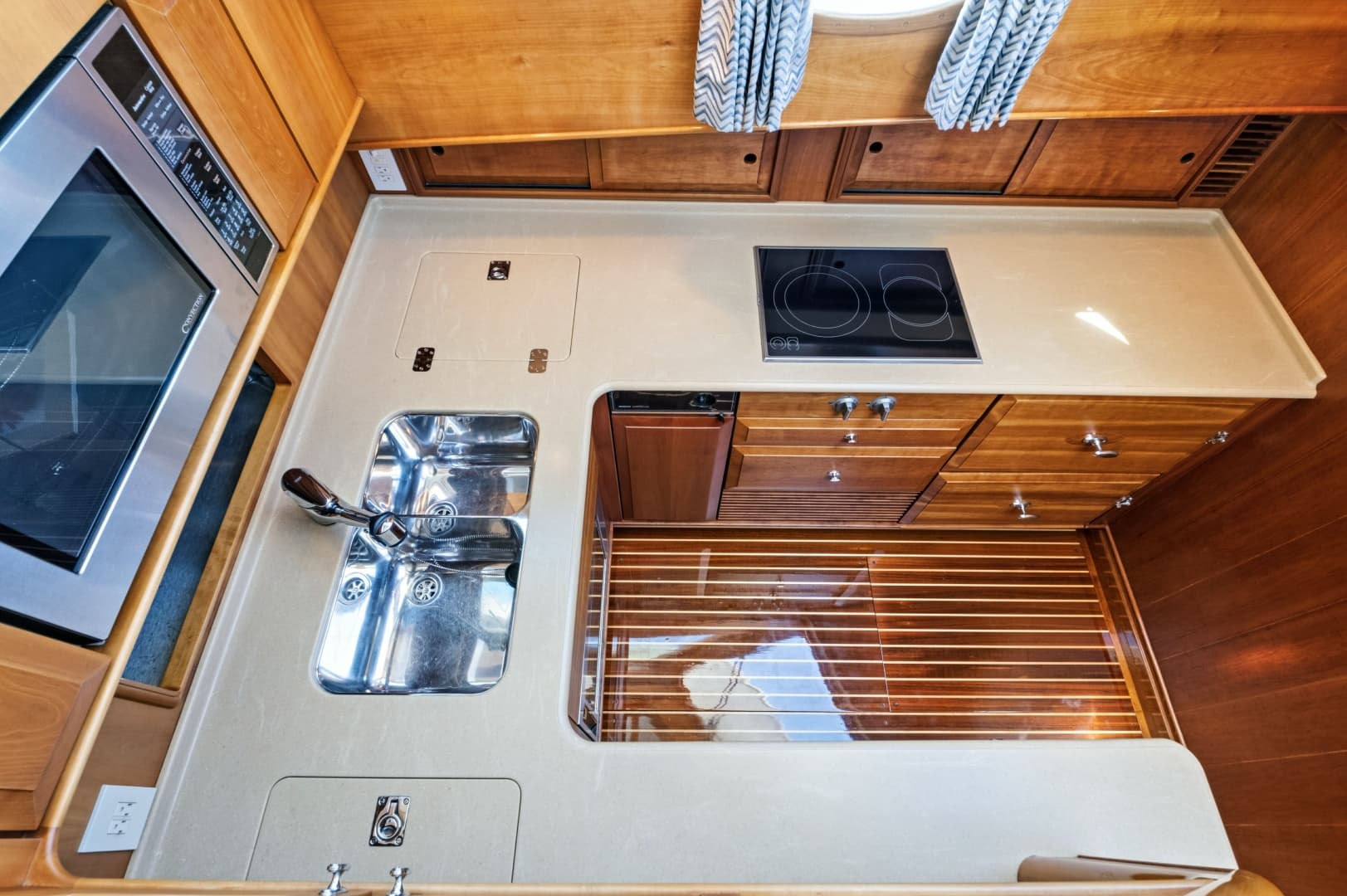 2007 Hinckley Talaria 55MY