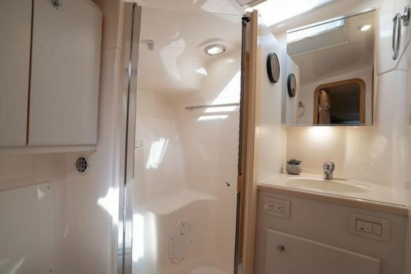 2005 Tiara Yachts 4200 Open