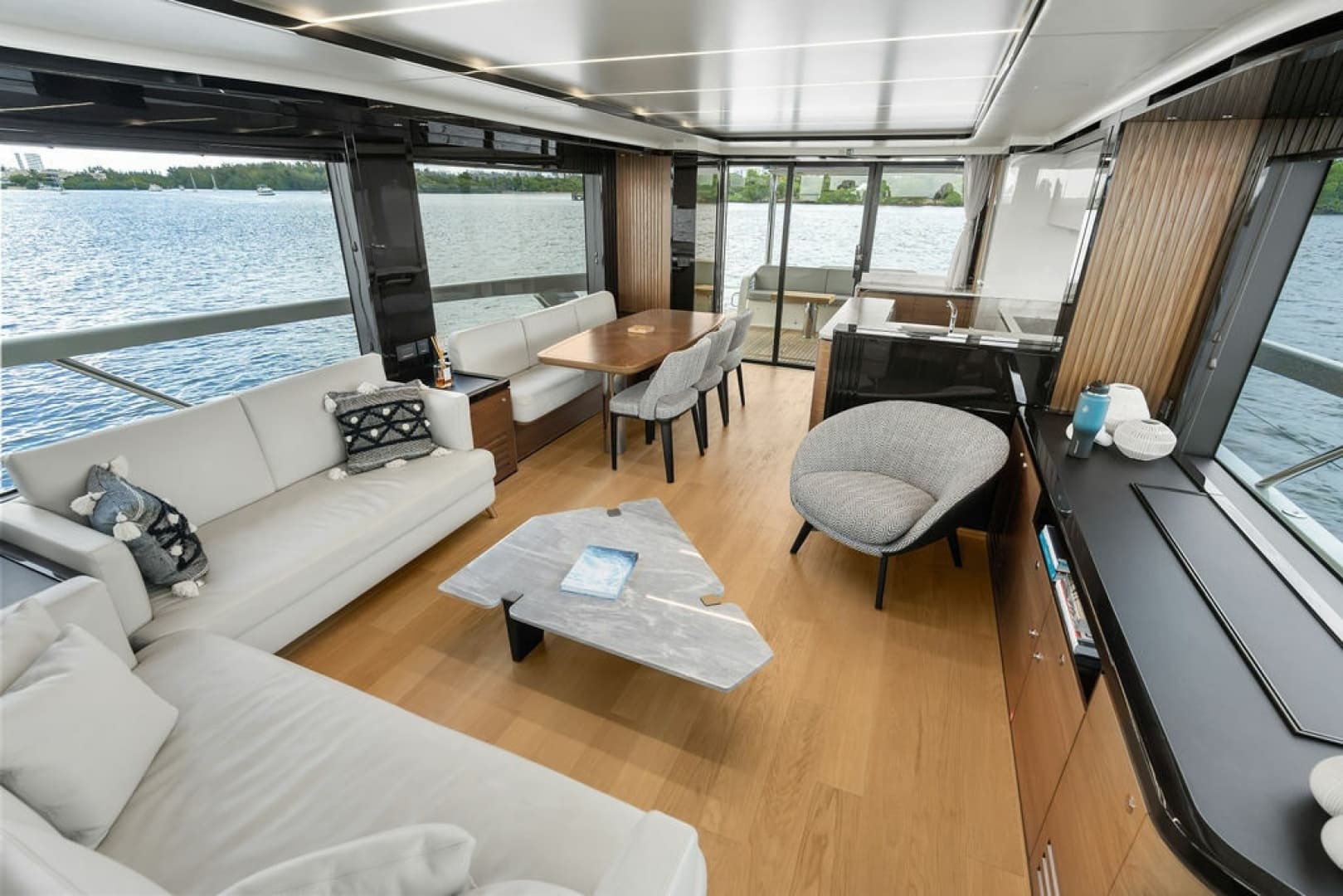 2023 Absolute Navetta 64