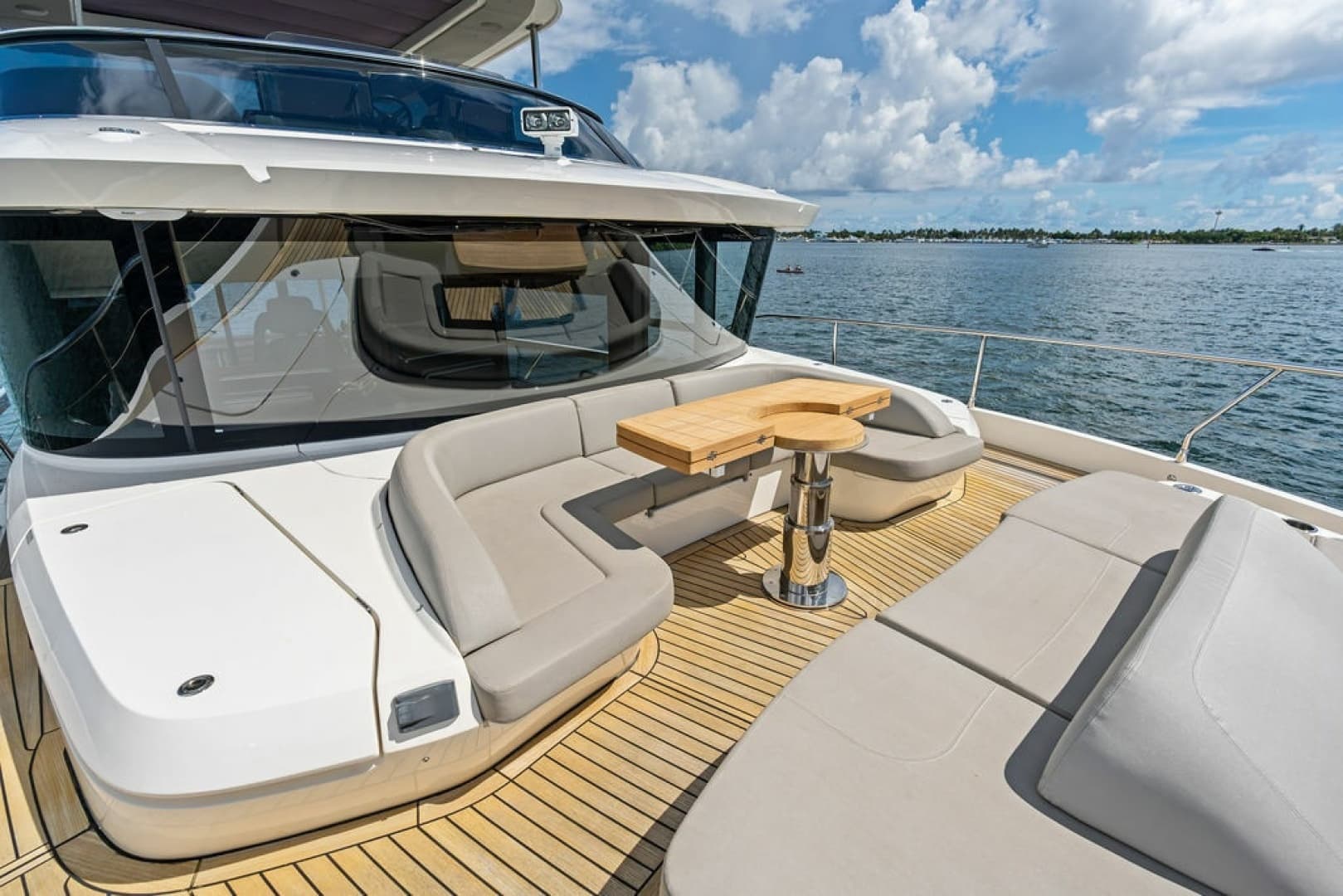 2023 Absolute Navetta 64