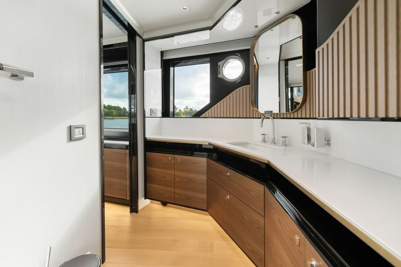 2023 Absolute Navetta 64