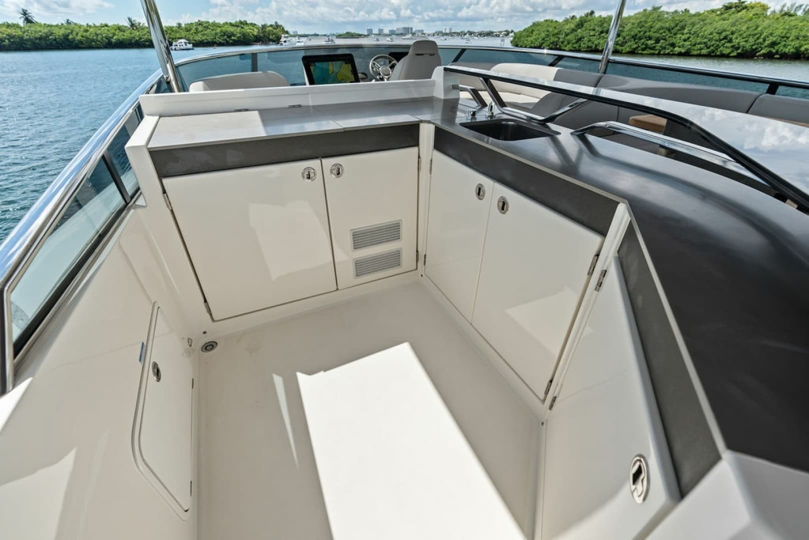 2023 Absolute Navetta 64