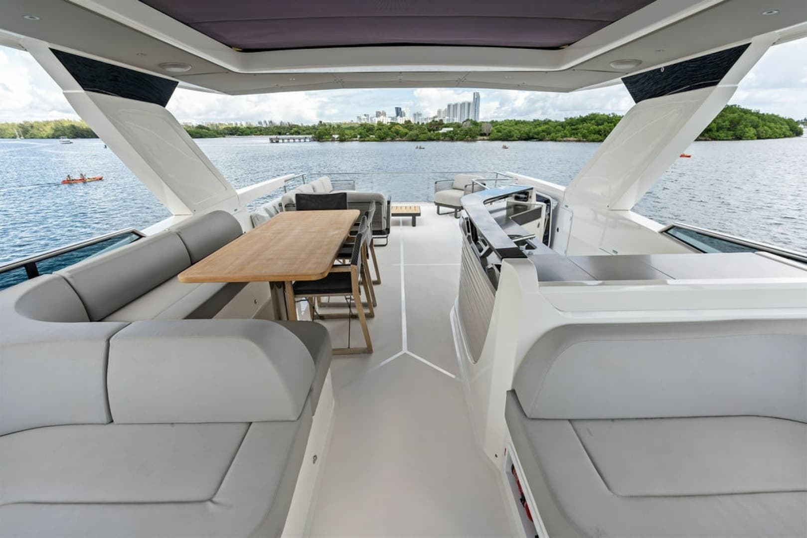 2023 Absolute Navetta 64
