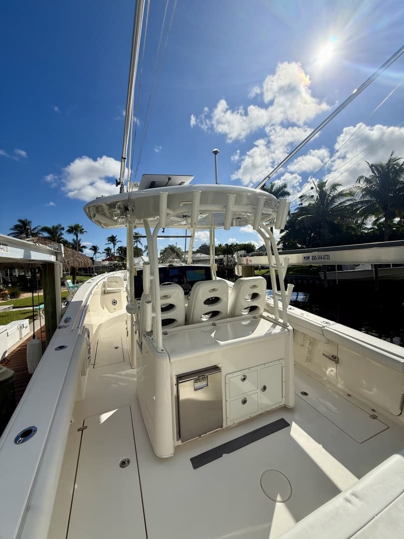 2021 Cobia 350