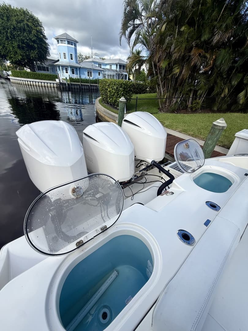 2021 Cobia 350