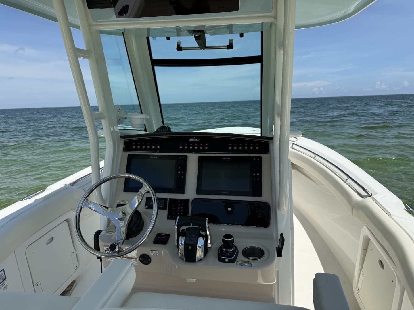 2019 Boston Whaler 280 Outrage