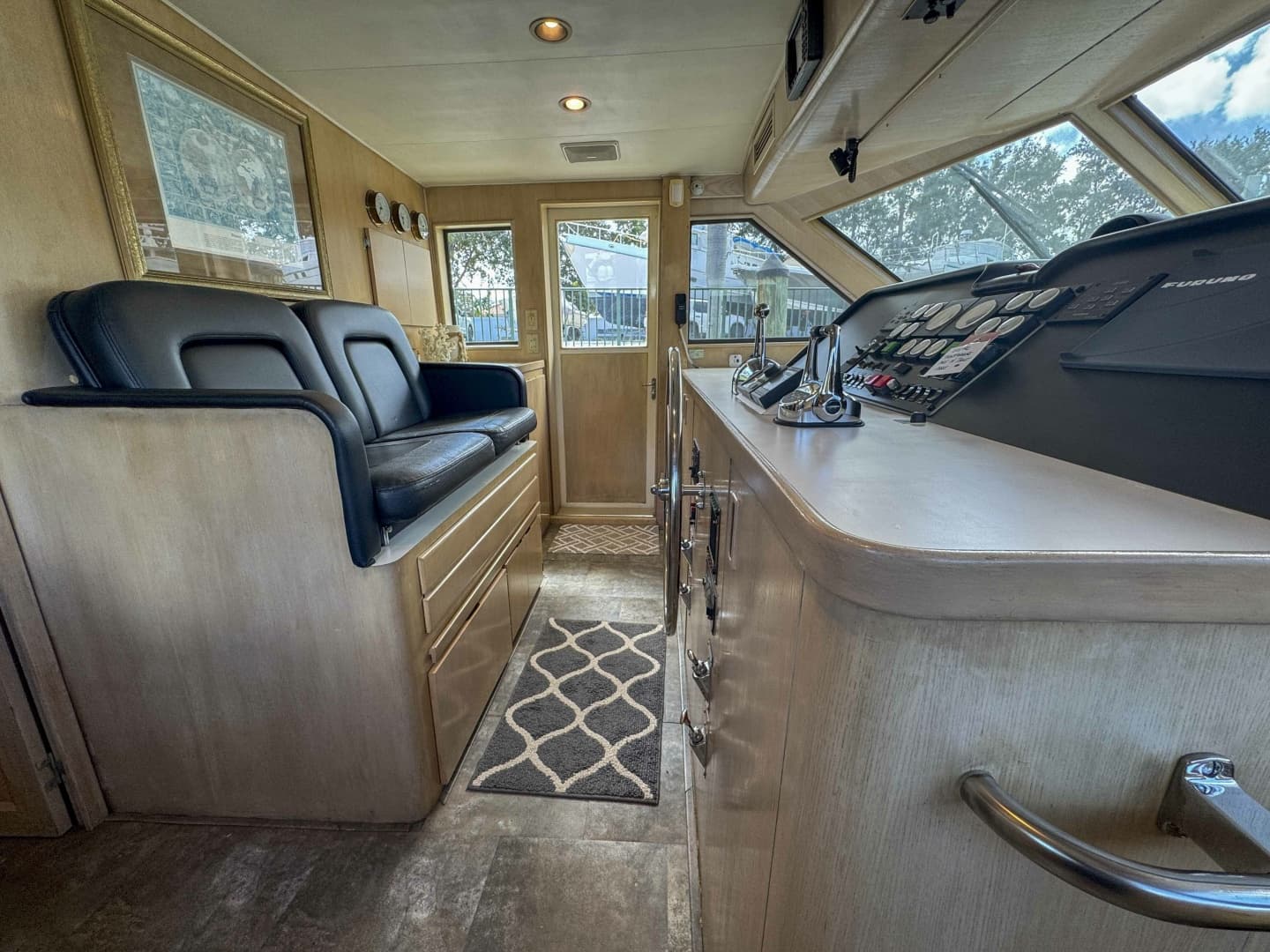 1991 Hatteras 70 Cockpit Motor Yacht