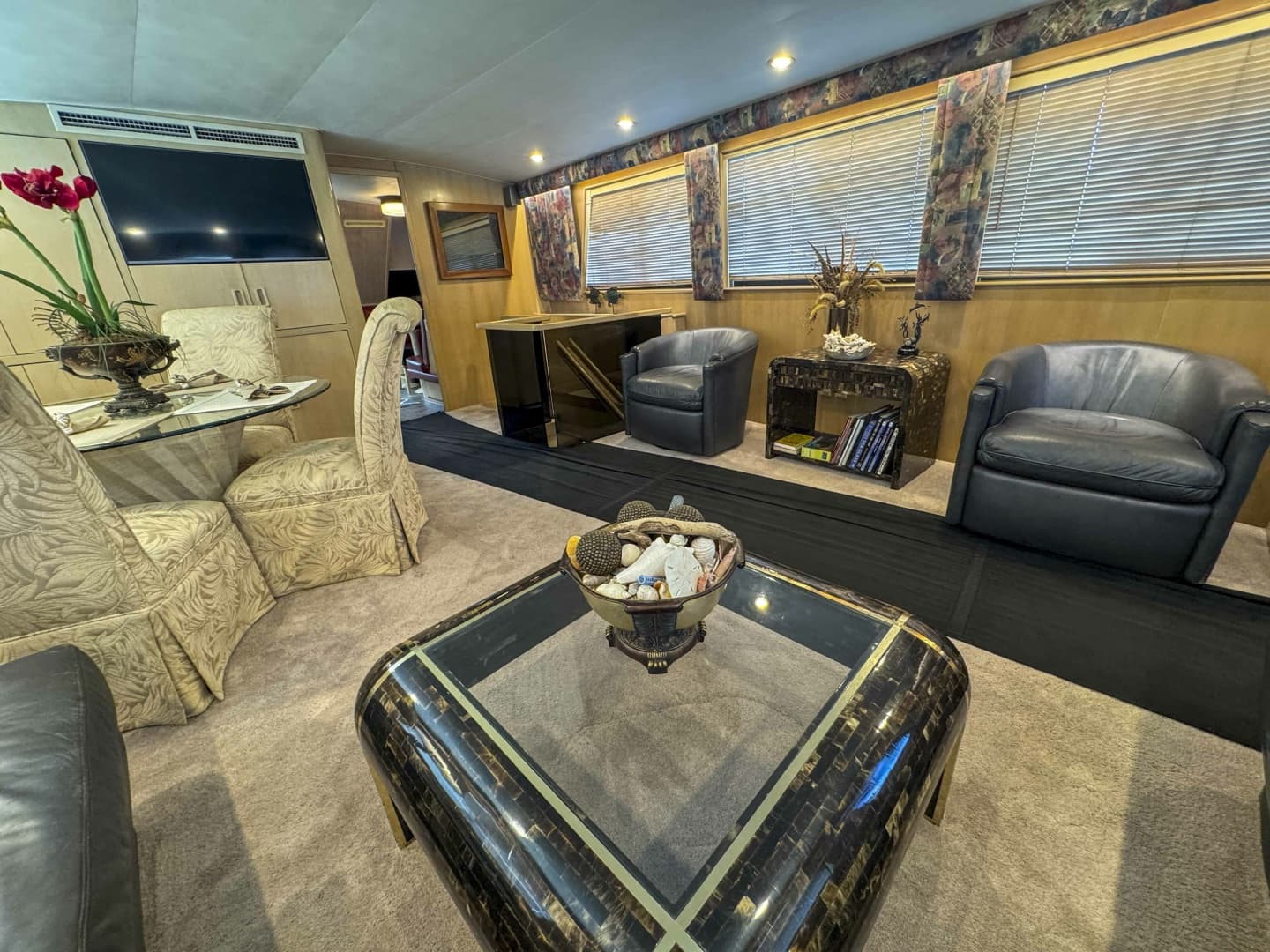 1991 Hatteras 70 Cockpit Motor Yacht