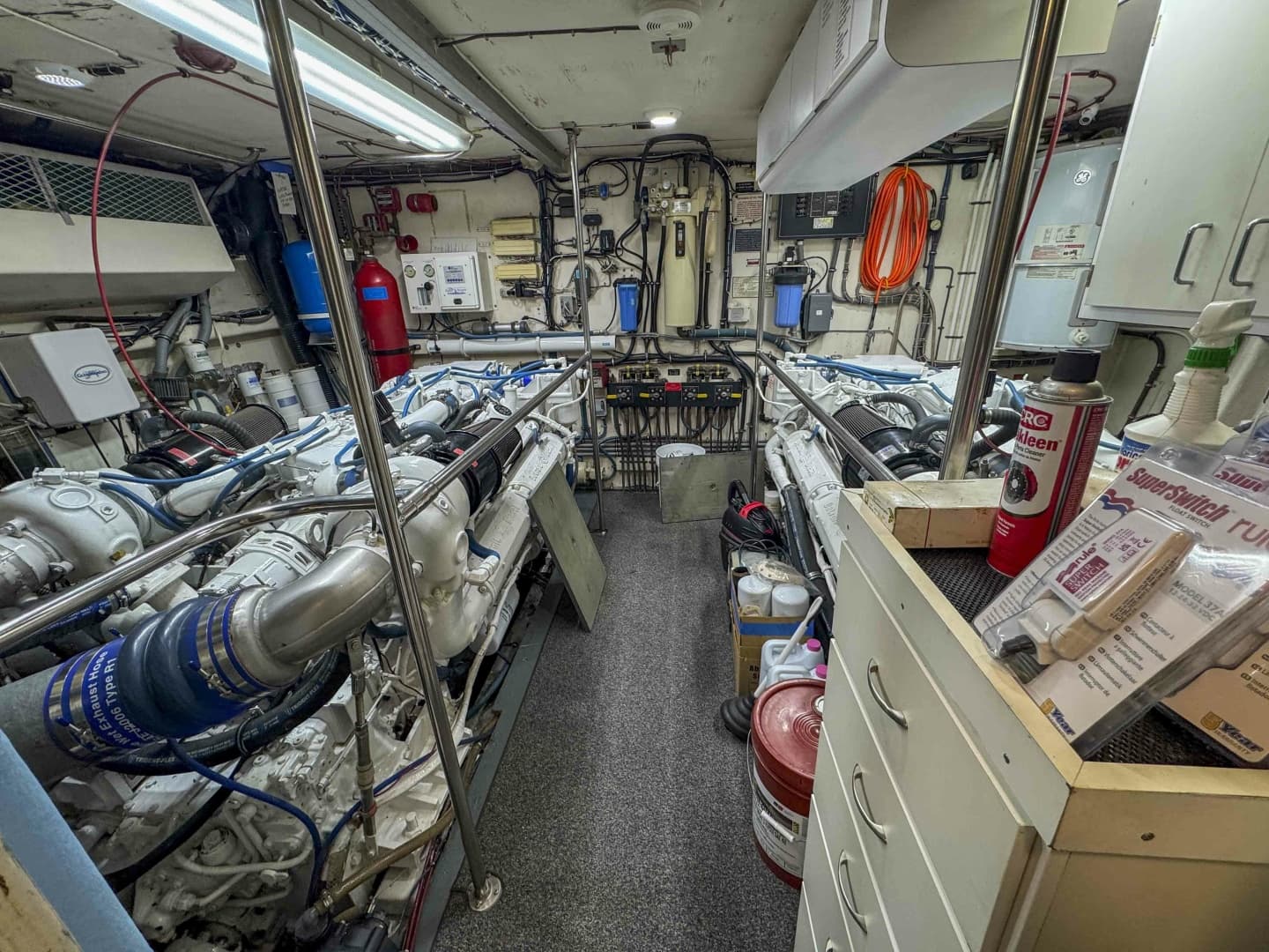 1991 Hatteras 70 Cockpit Motor Yacht