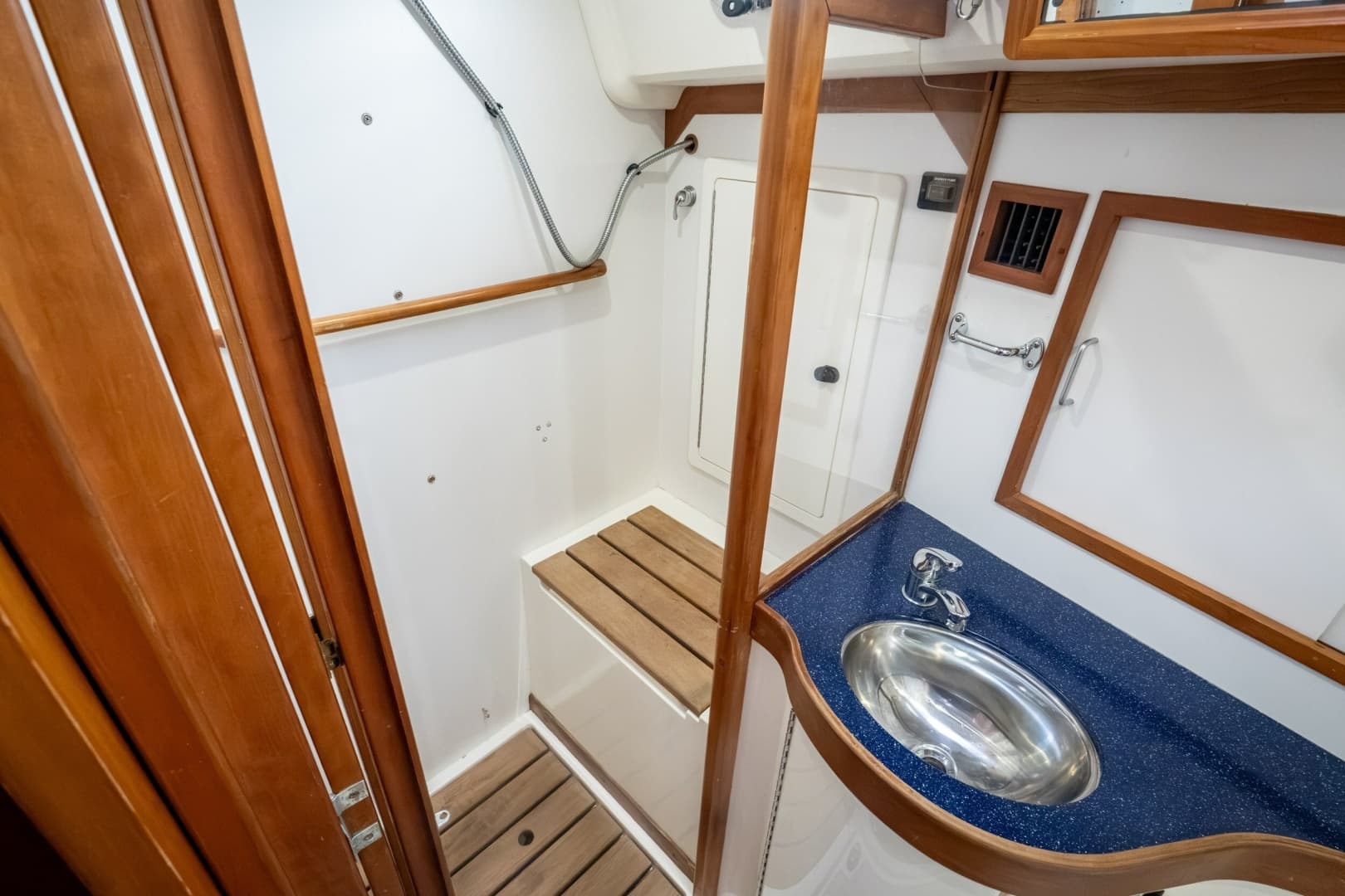 2005 Sabre 426