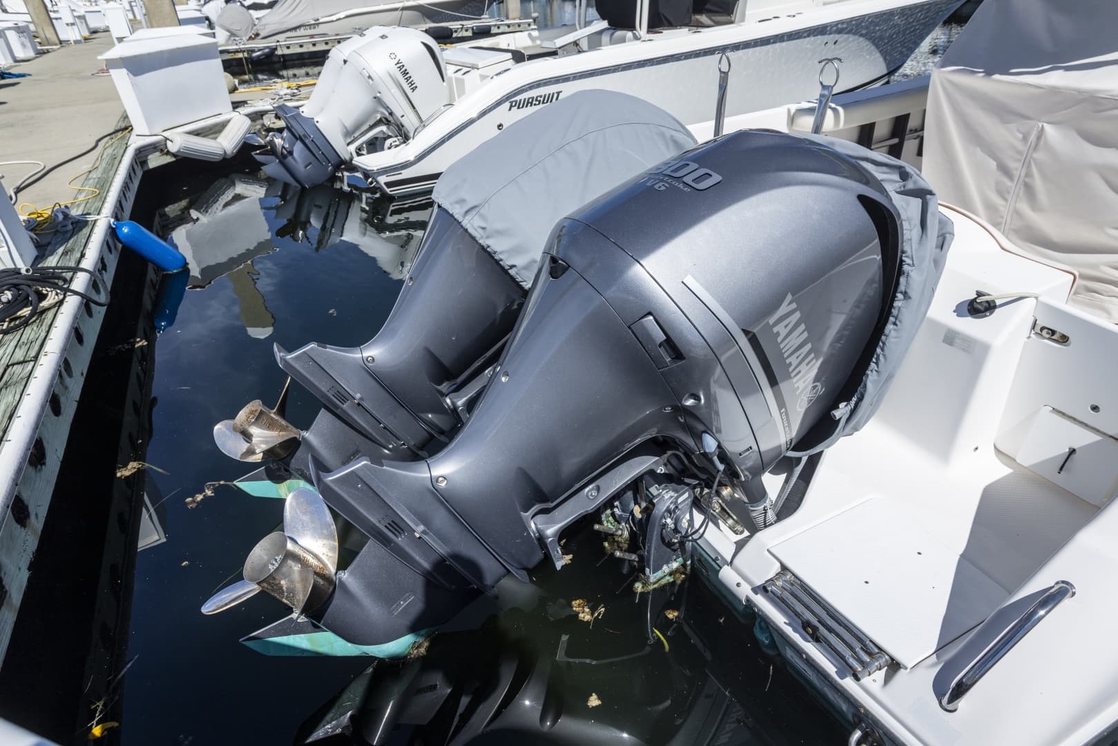 2012 Everglades 295 CENTER CONSOLE