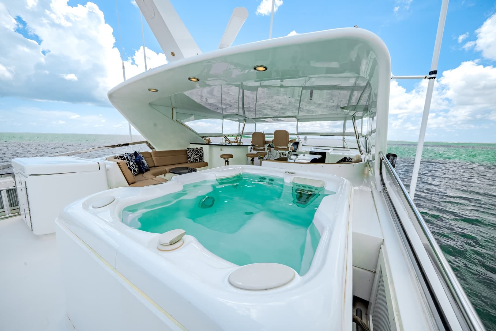 2008 Hatteras 