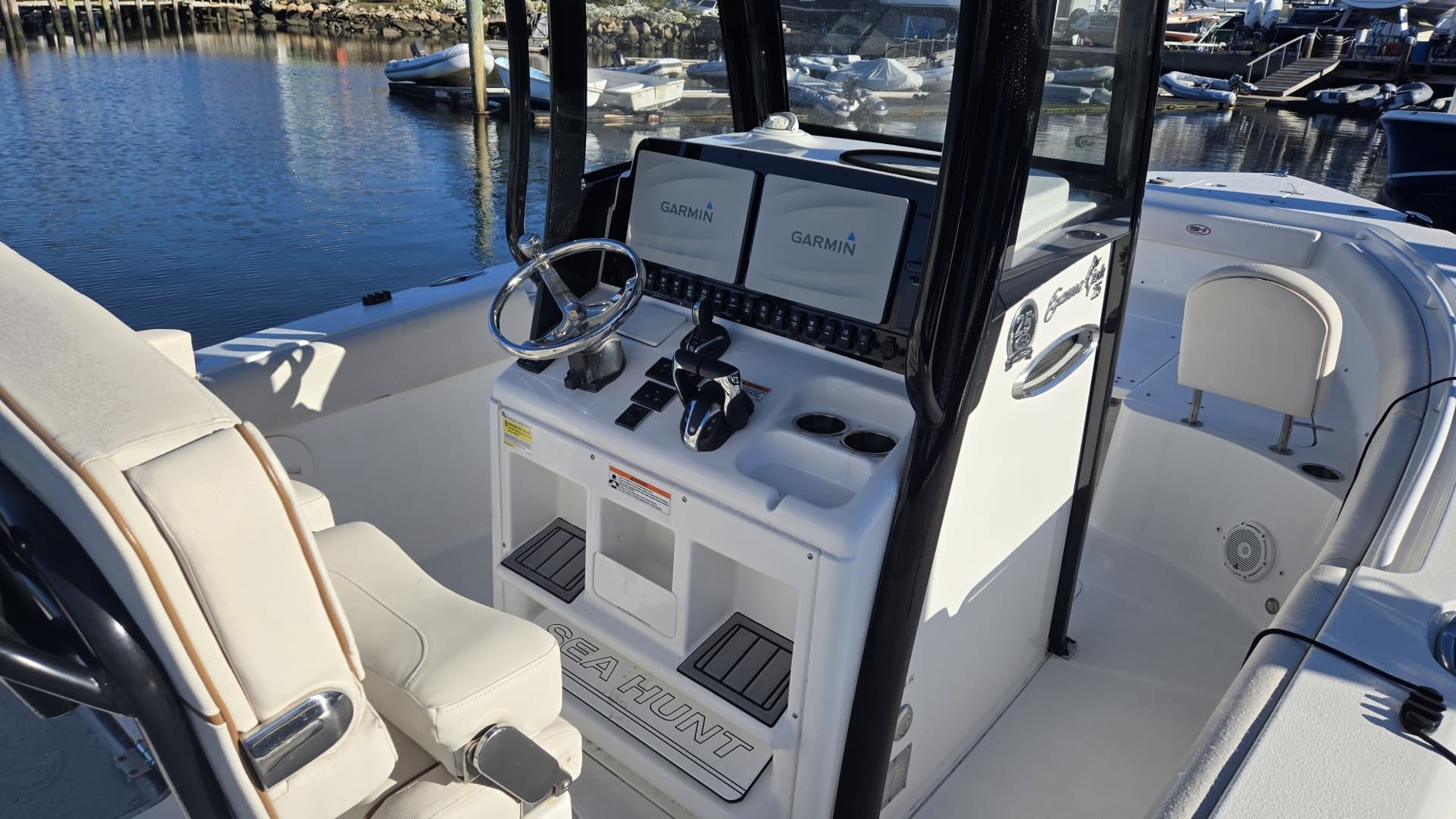 2021 Sea Hunt Gamefish 25