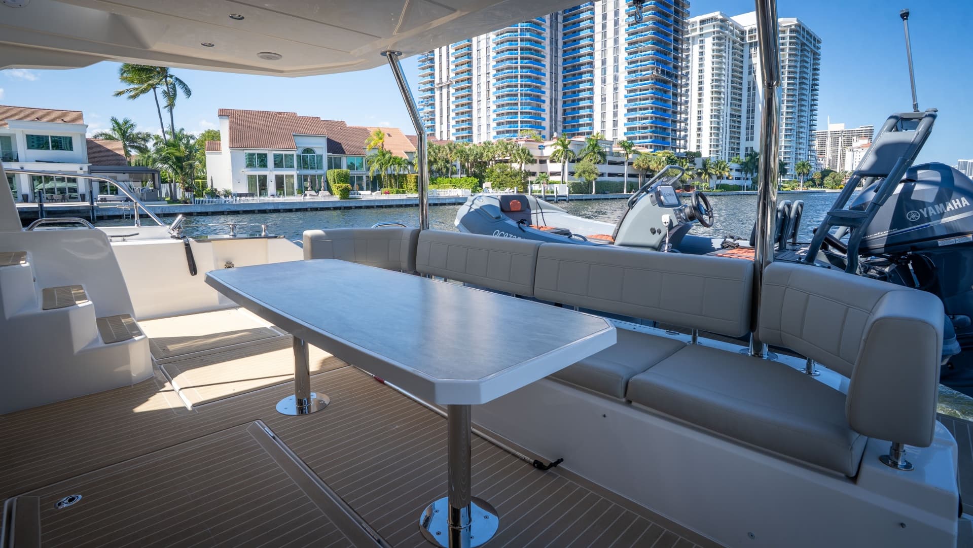 2025 Aquila 54 Yacht