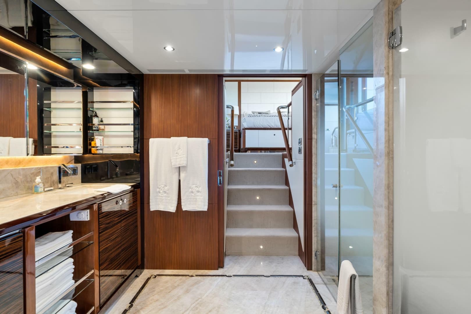 2021 Ocean Alexander 32L Motor Yacht