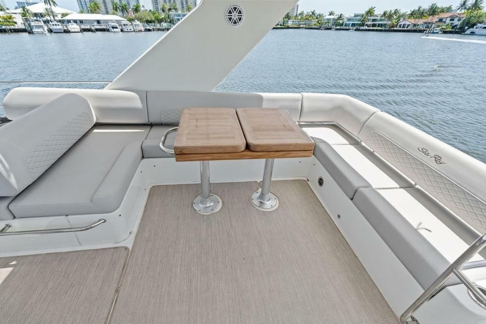 2018 Sea Ray Fly 460