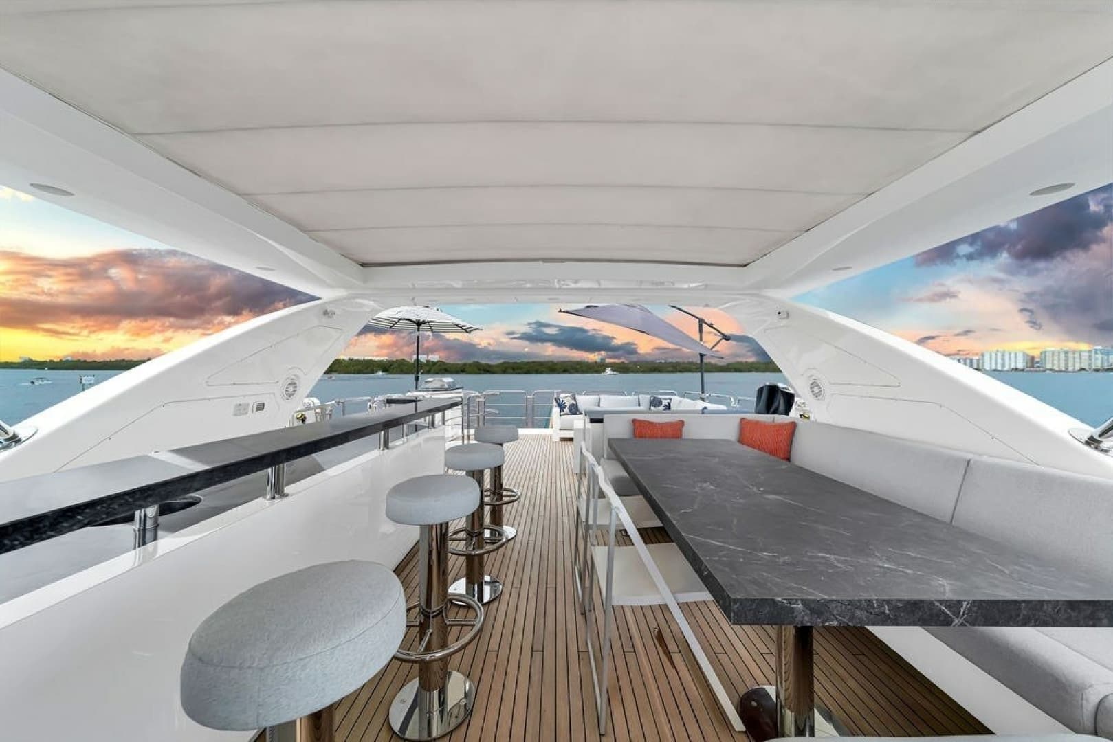 2017 Azimut 84