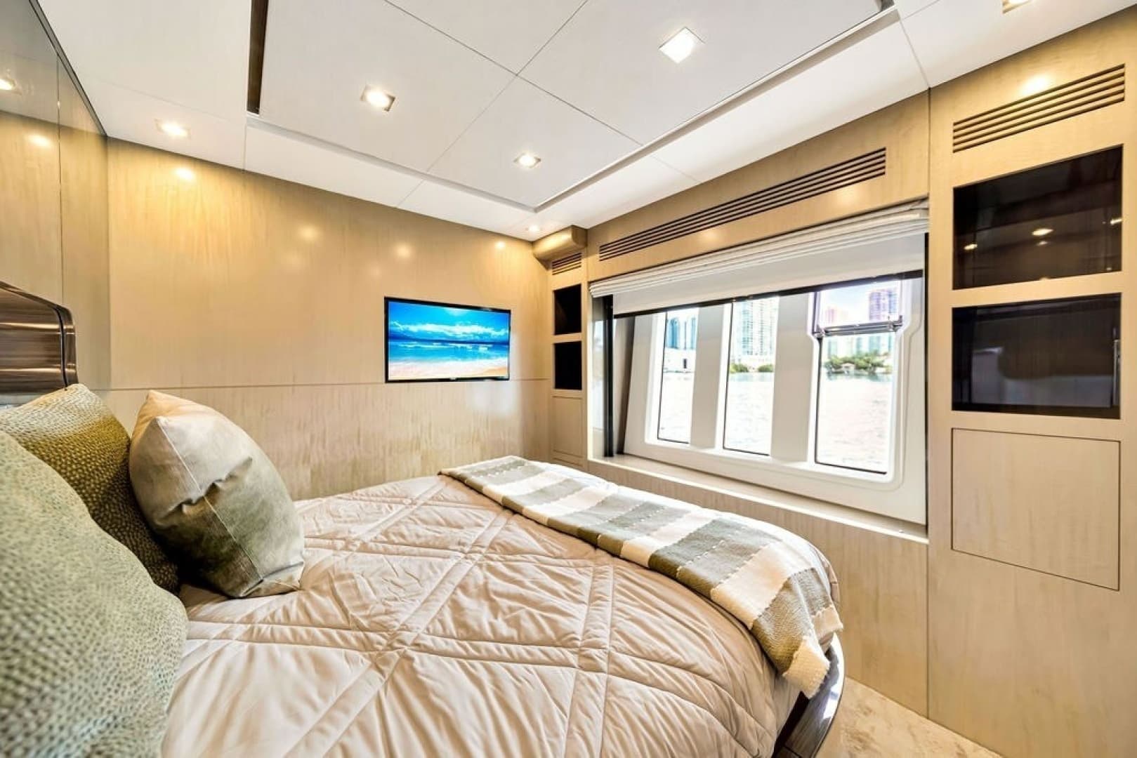 2017 Azimut 84