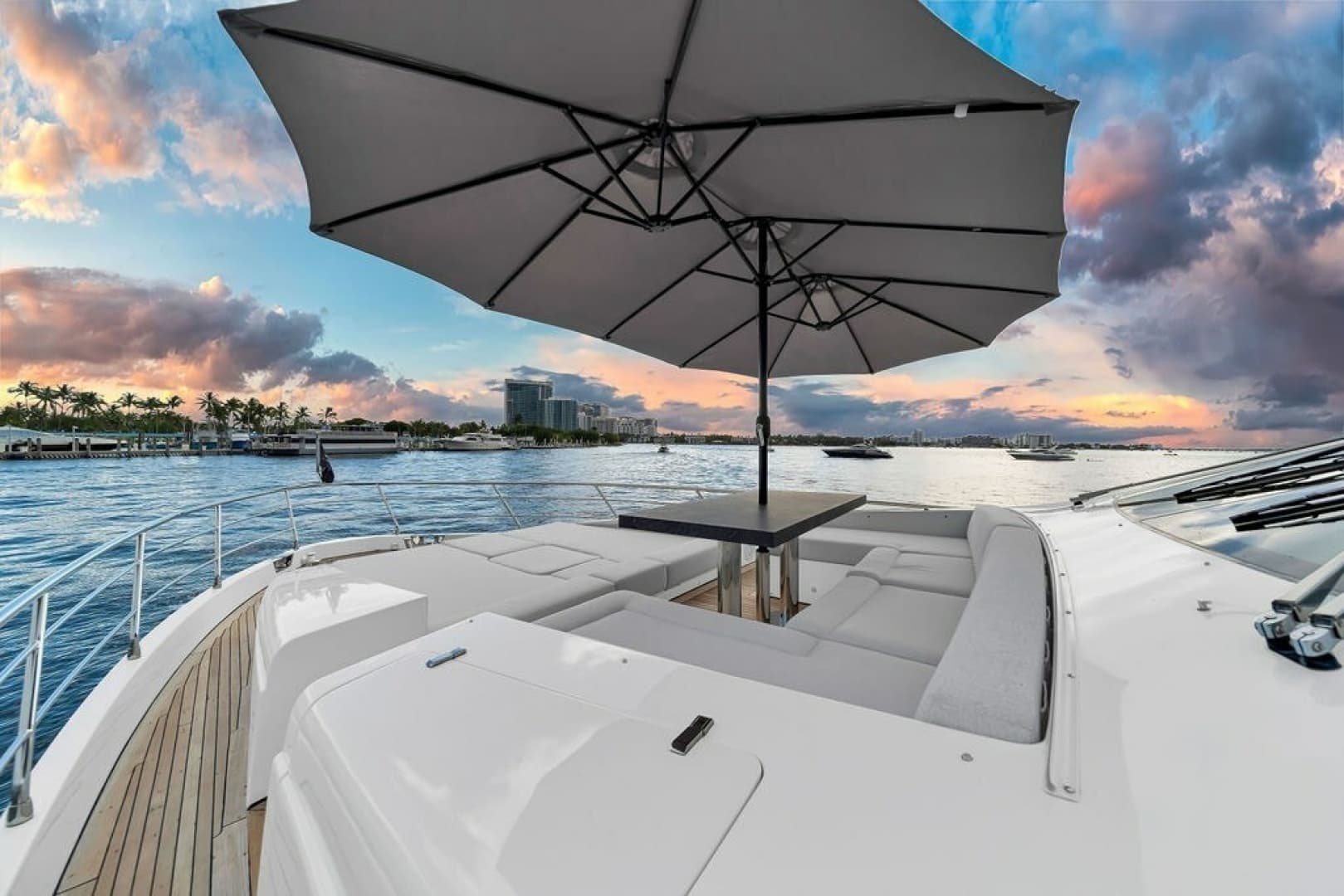 2017 Azimut 84