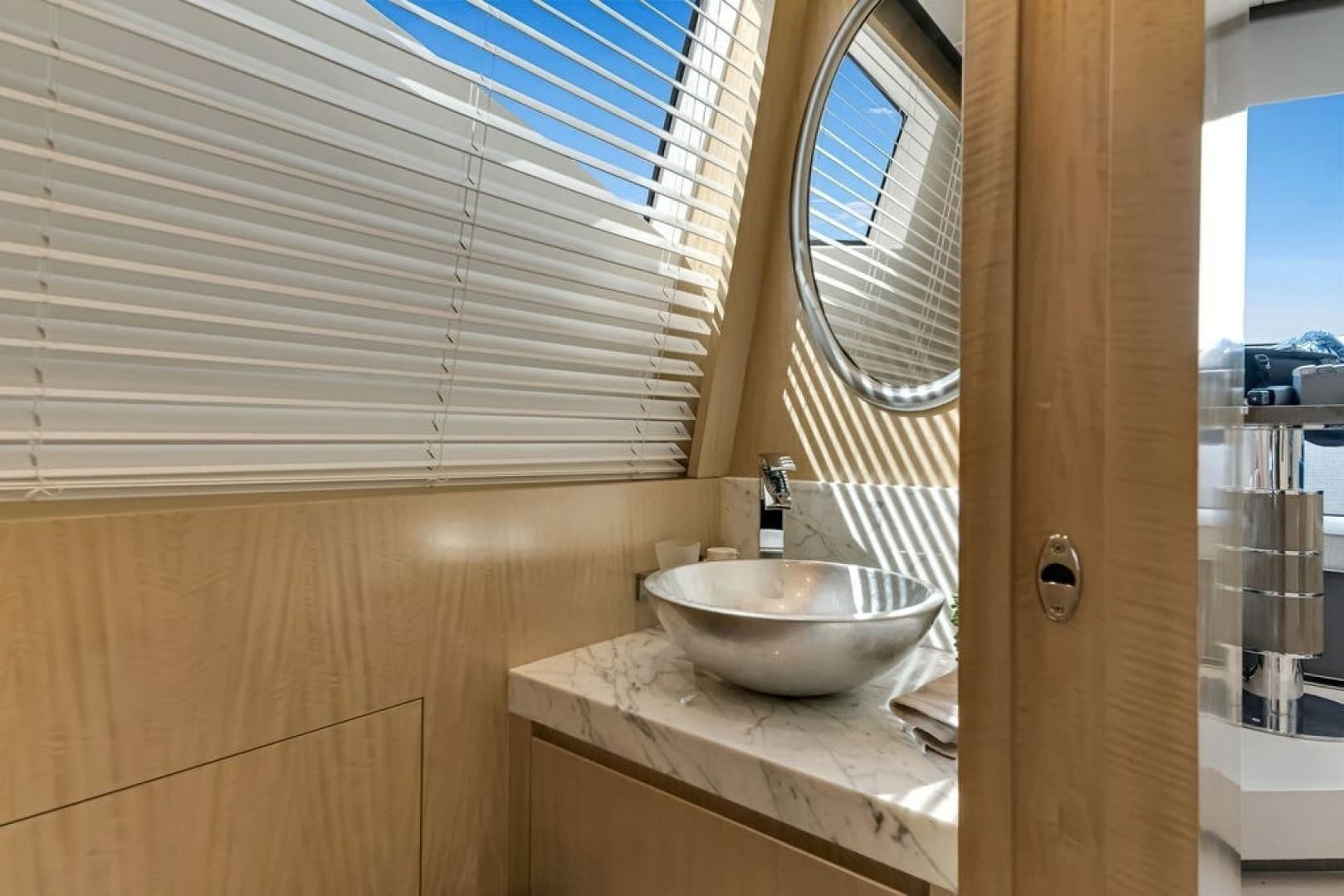 2017 Azimut 84