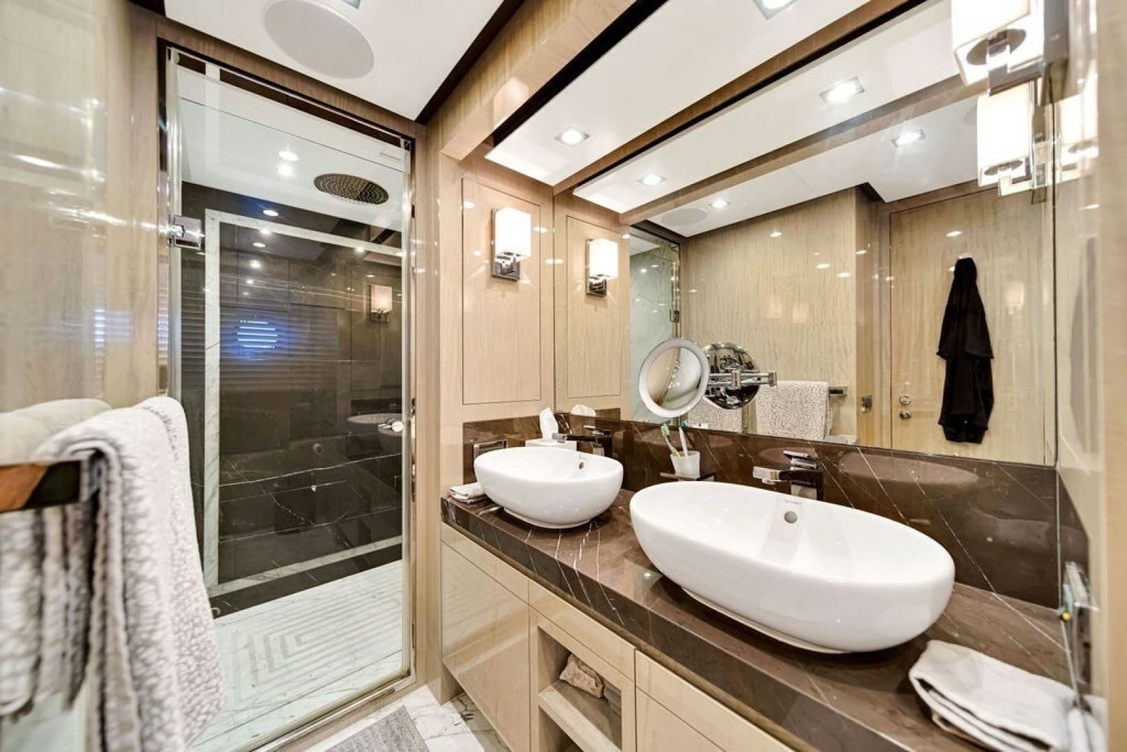2017 Azimut 84