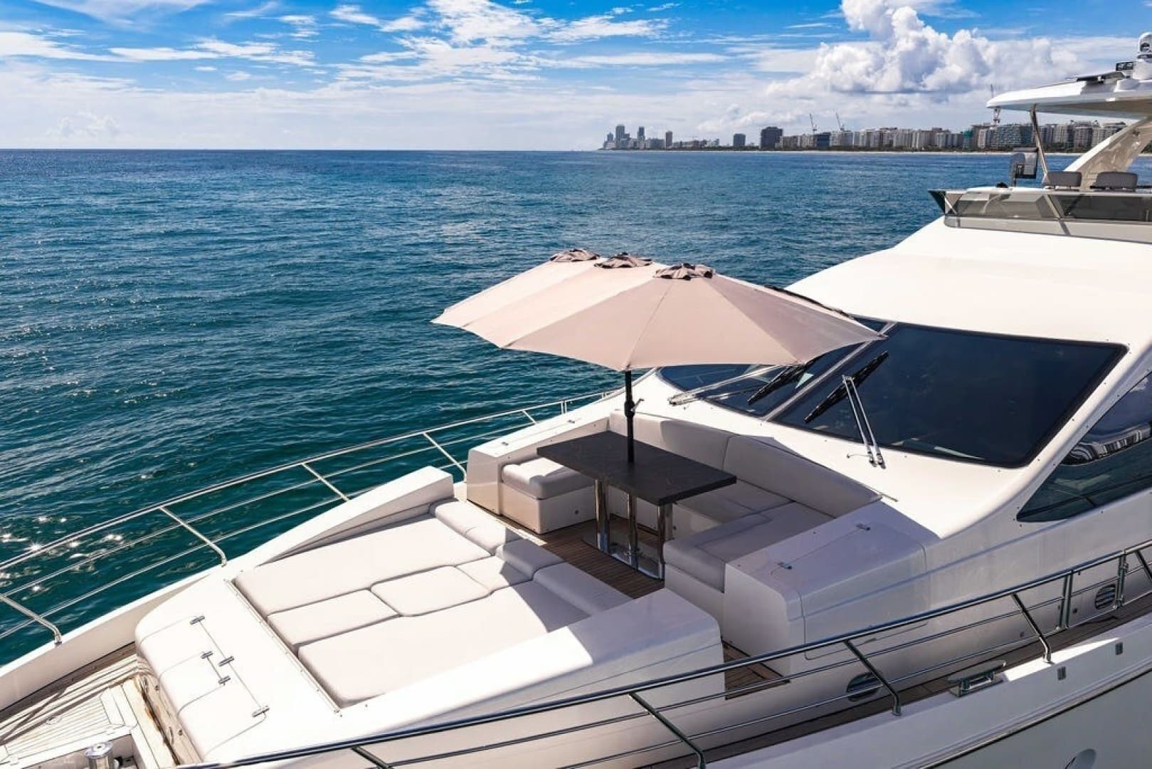 2017 Azimut 84