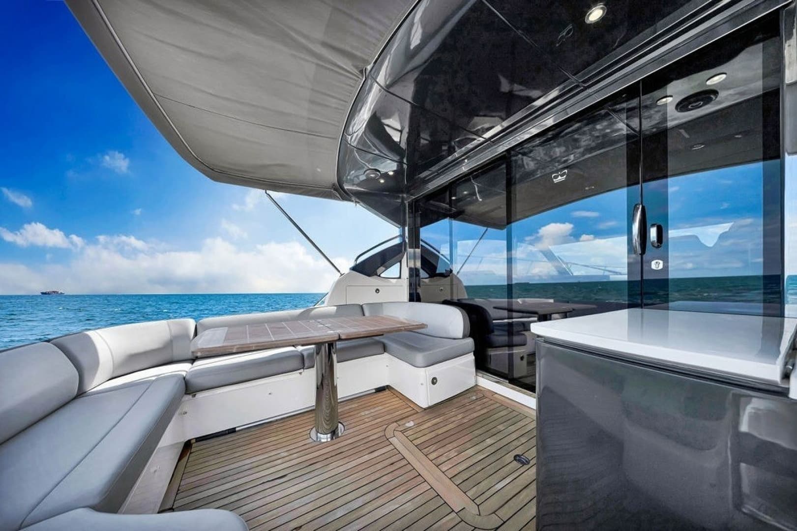 2015 Princess V48
