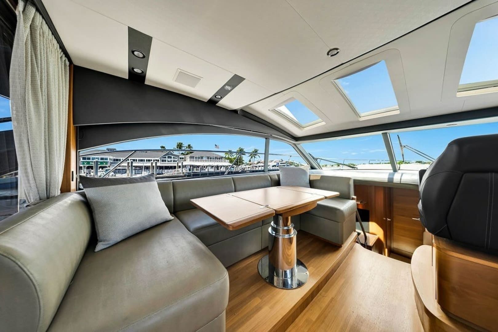 2015 Princess V48