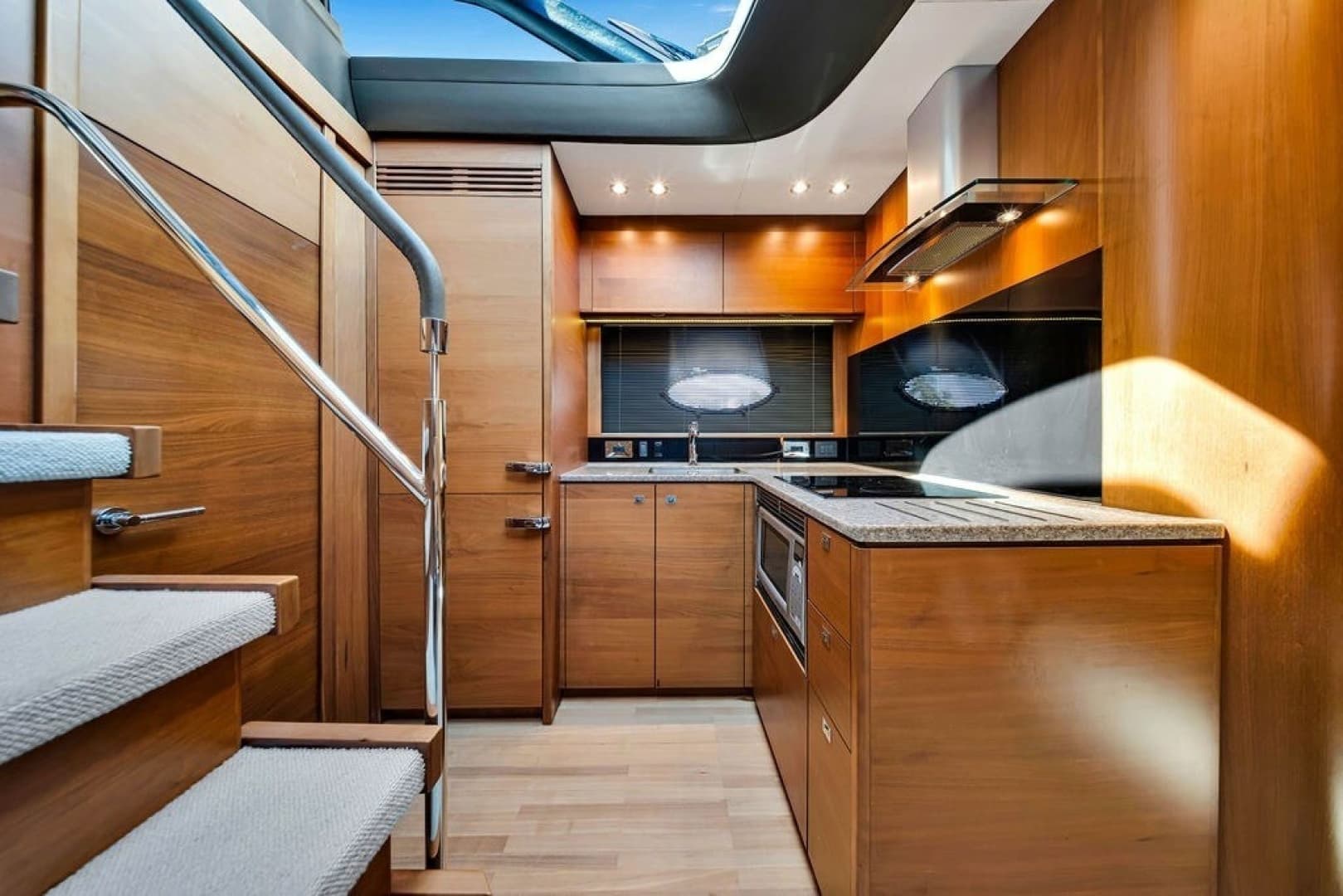 2015 Princess V48