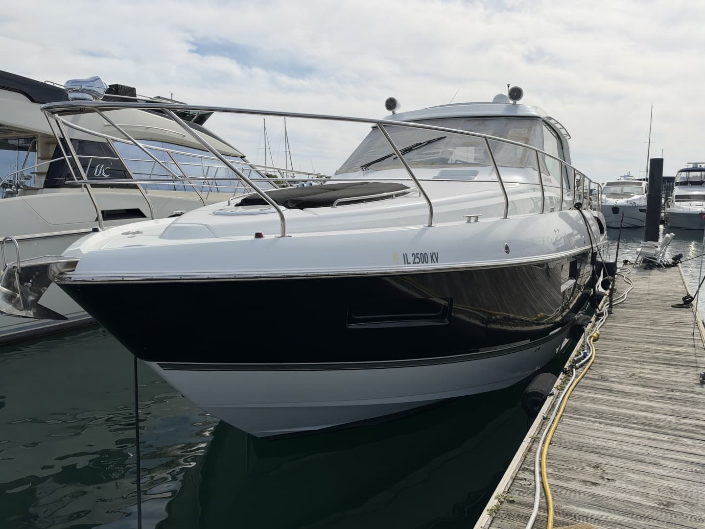 2011 Cruisers Yachts 48 Cantius