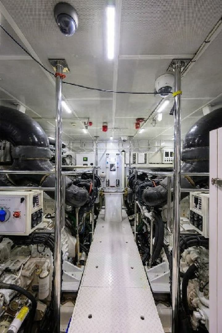 2018 Hargrave Raised Pilot House