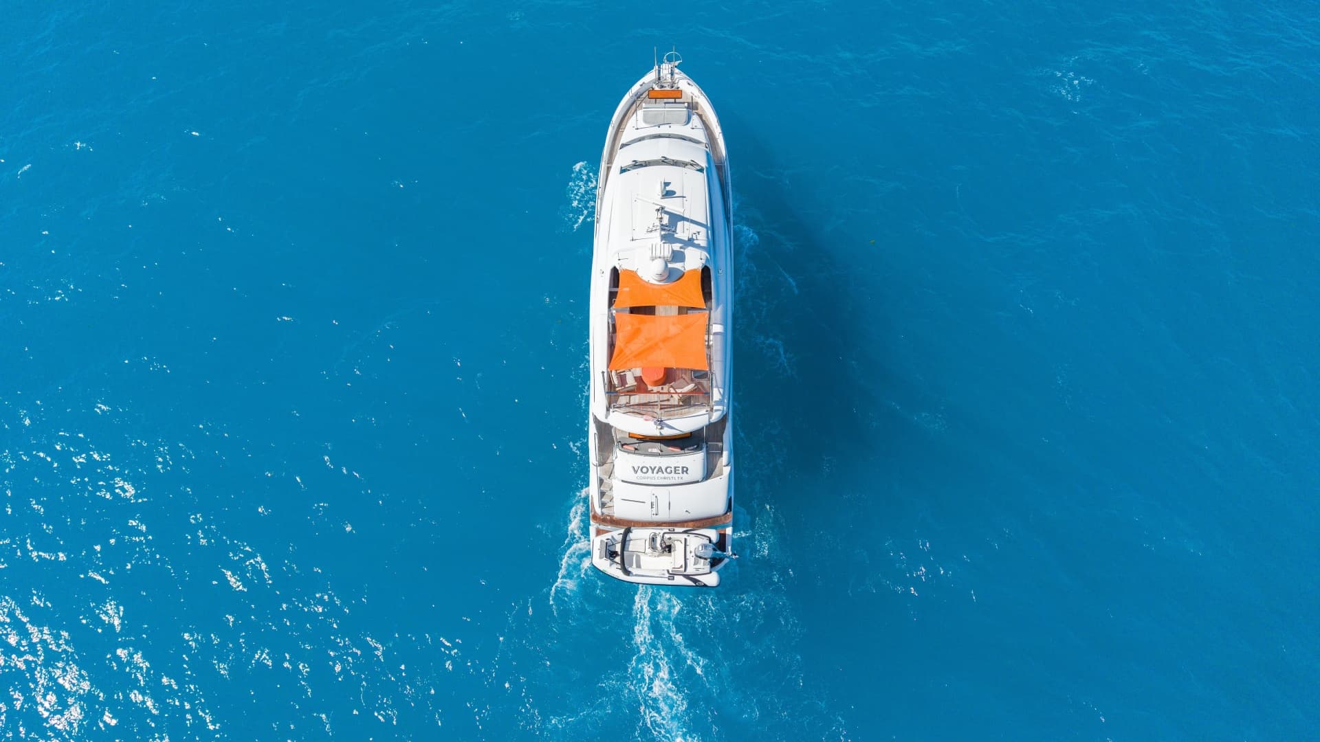 2006 Lazzara Yachts Skylounge