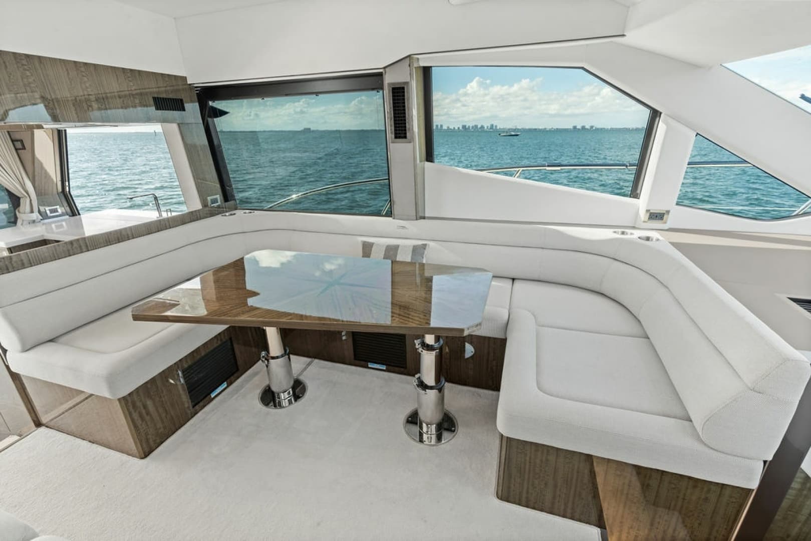 2021 Galeon 