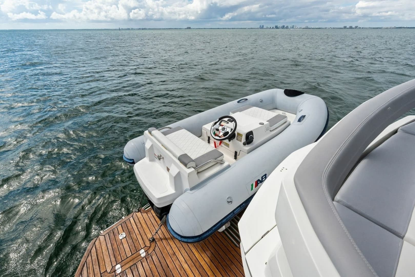 2021 Galeon 