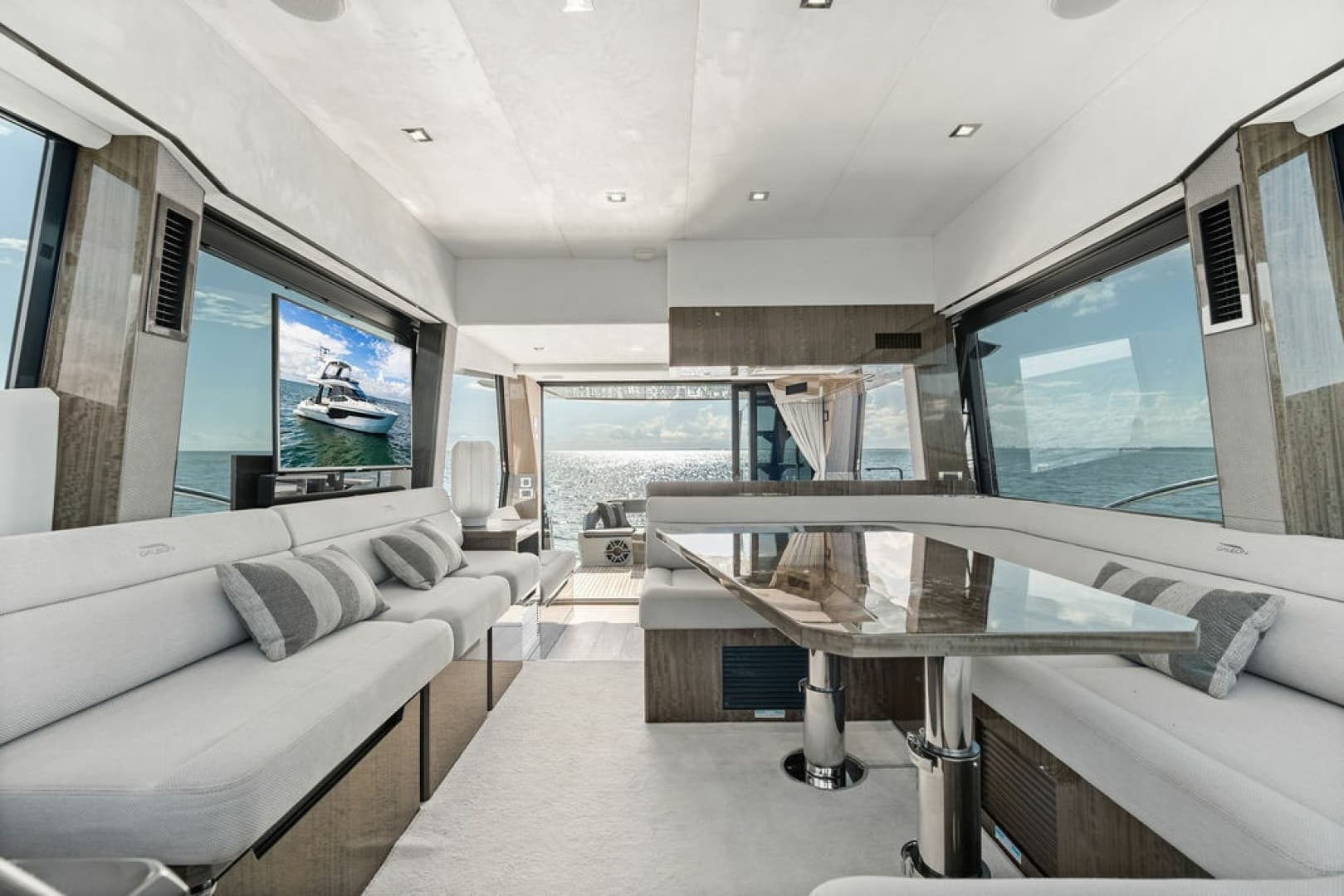 2021 Galeon 