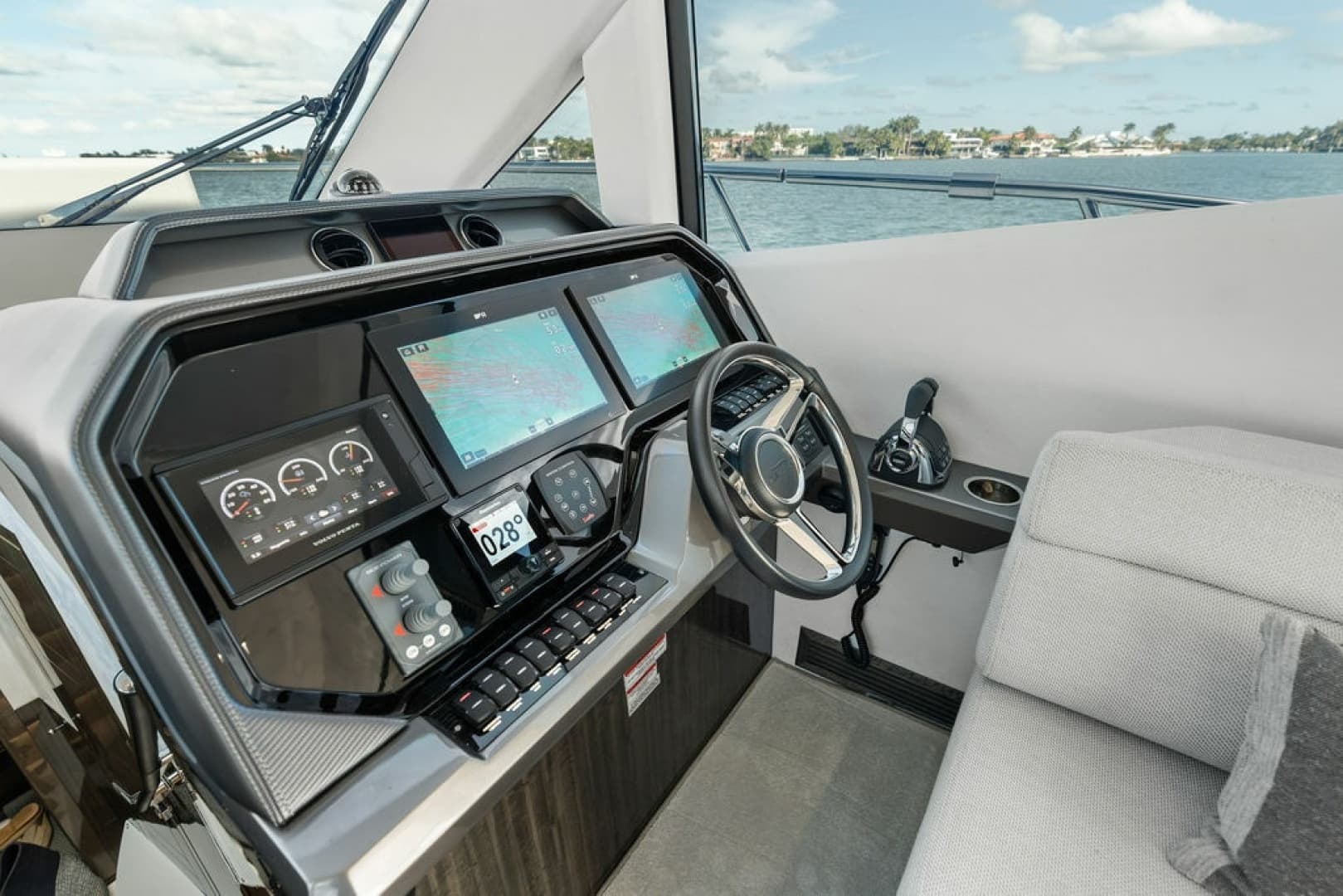 2021 Galeon 