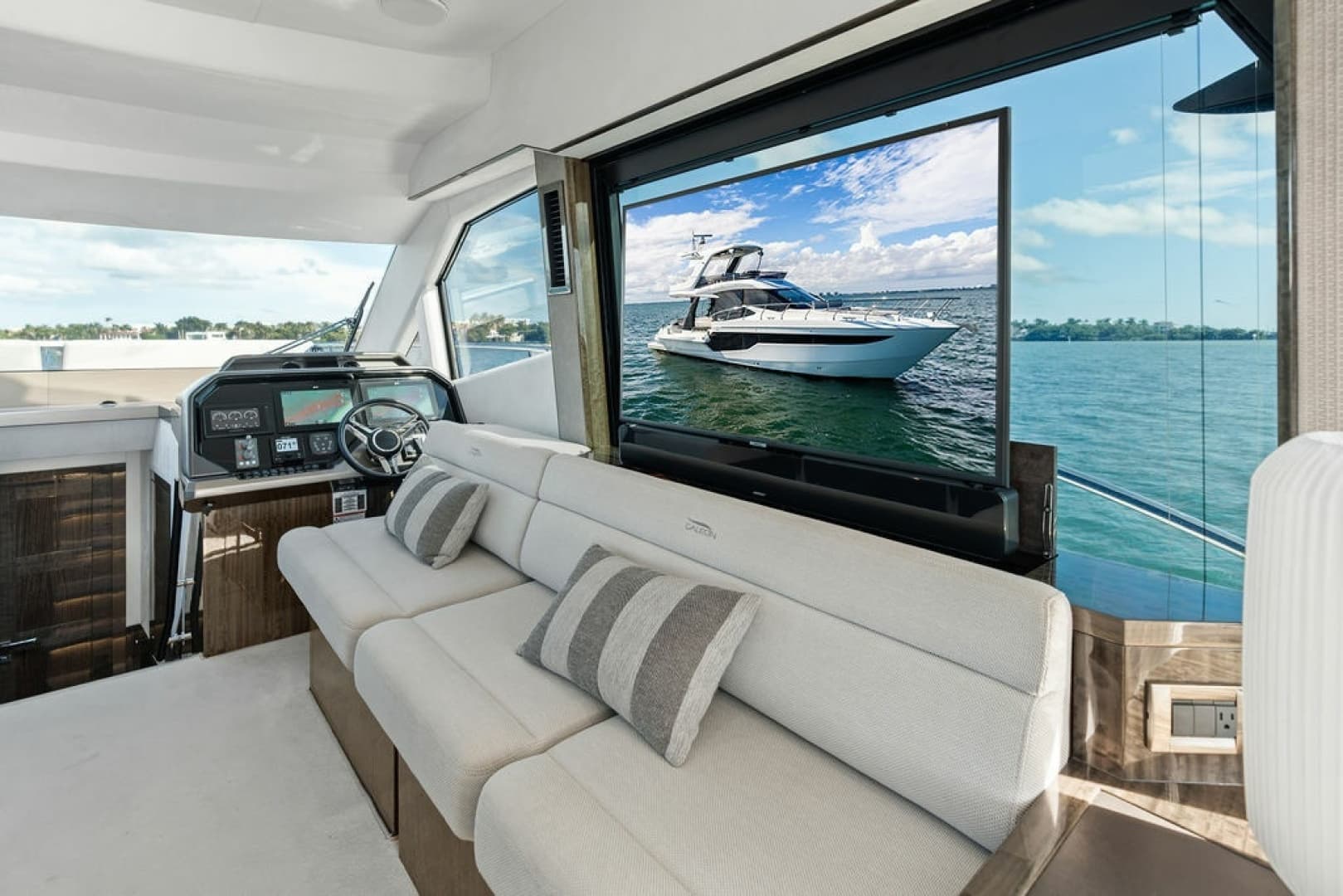 2021 Galeon 