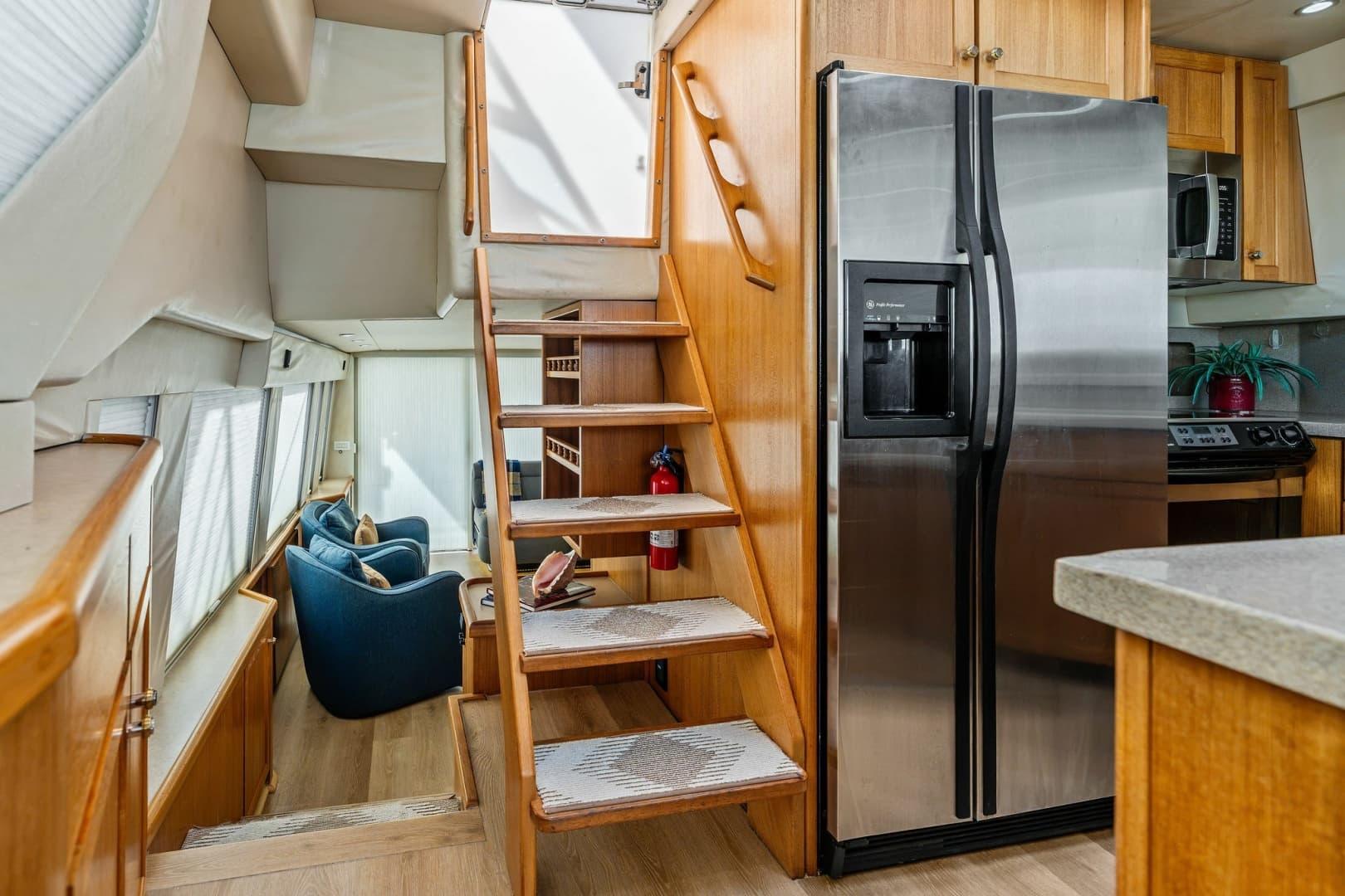 2001 Pacific Mariner 65
